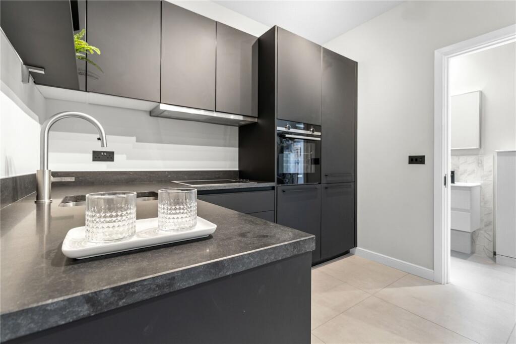 1 bedroom detached house for sale in Albert Square, Bowdon, Cheshire, WA14