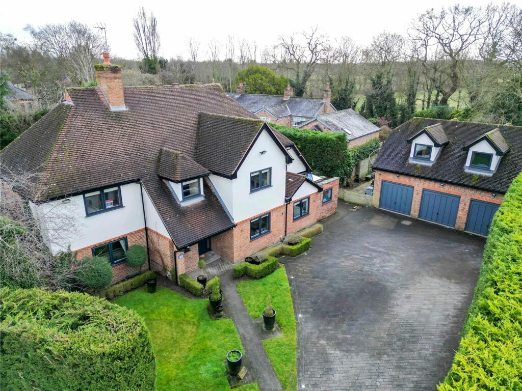 5 bedroom detached house for sale in Wolsey Drive, Bowdon, Cheshire, WA14
