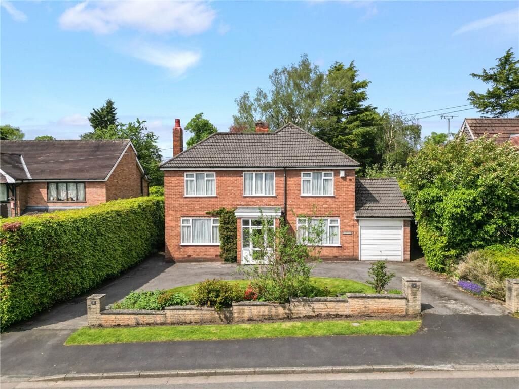 3 bedroom detached house for sale in Gaddum Road, Bowdon, Cheshire, WA14
