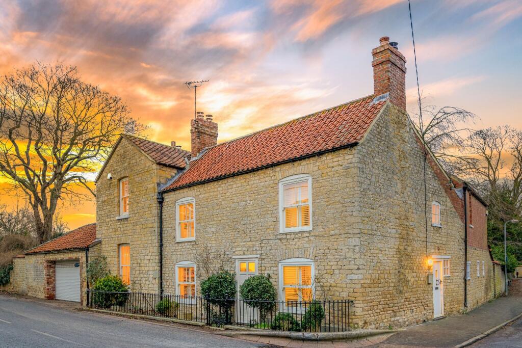 6 bedroom detached house for sale in Merrycock Lane, Heighington