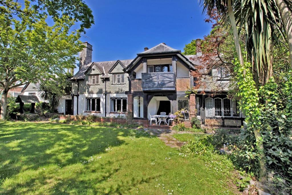 Main image of property: The Lodge, 423 Babbacombe Road, Torquay, Devon, TQ1 2QG