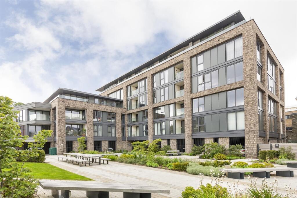 Main image of property: Penthouse, New Retort House, Lime Kiln Road, Bristol, BS1 5DZ