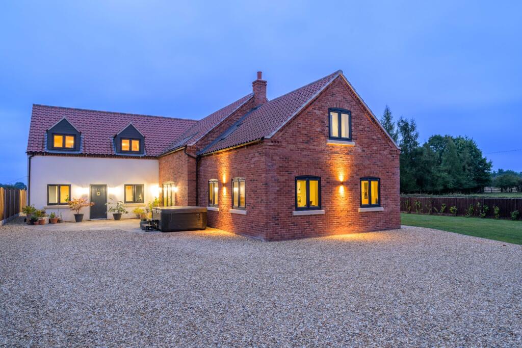 Main image of property: Gainsborough Road, Girton, Newark, Nottinghamshire, NG23 7HX