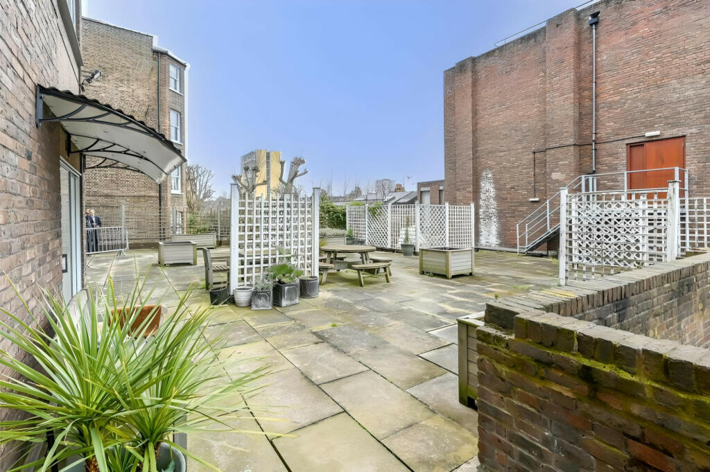 Main image of property: St. Mary Le Park Court, Parkgate Road, London, SW11