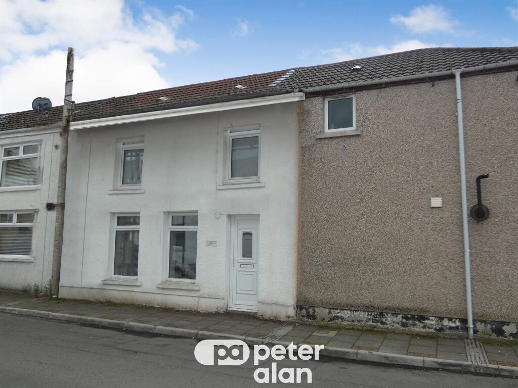 2 bedroom end of terrace house for sale in Oxford Street, Gadlys