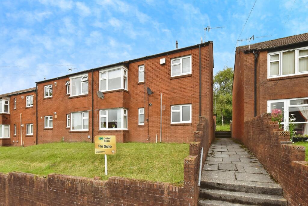 Main image of property: Pant-Yr-Eos, Aberdare