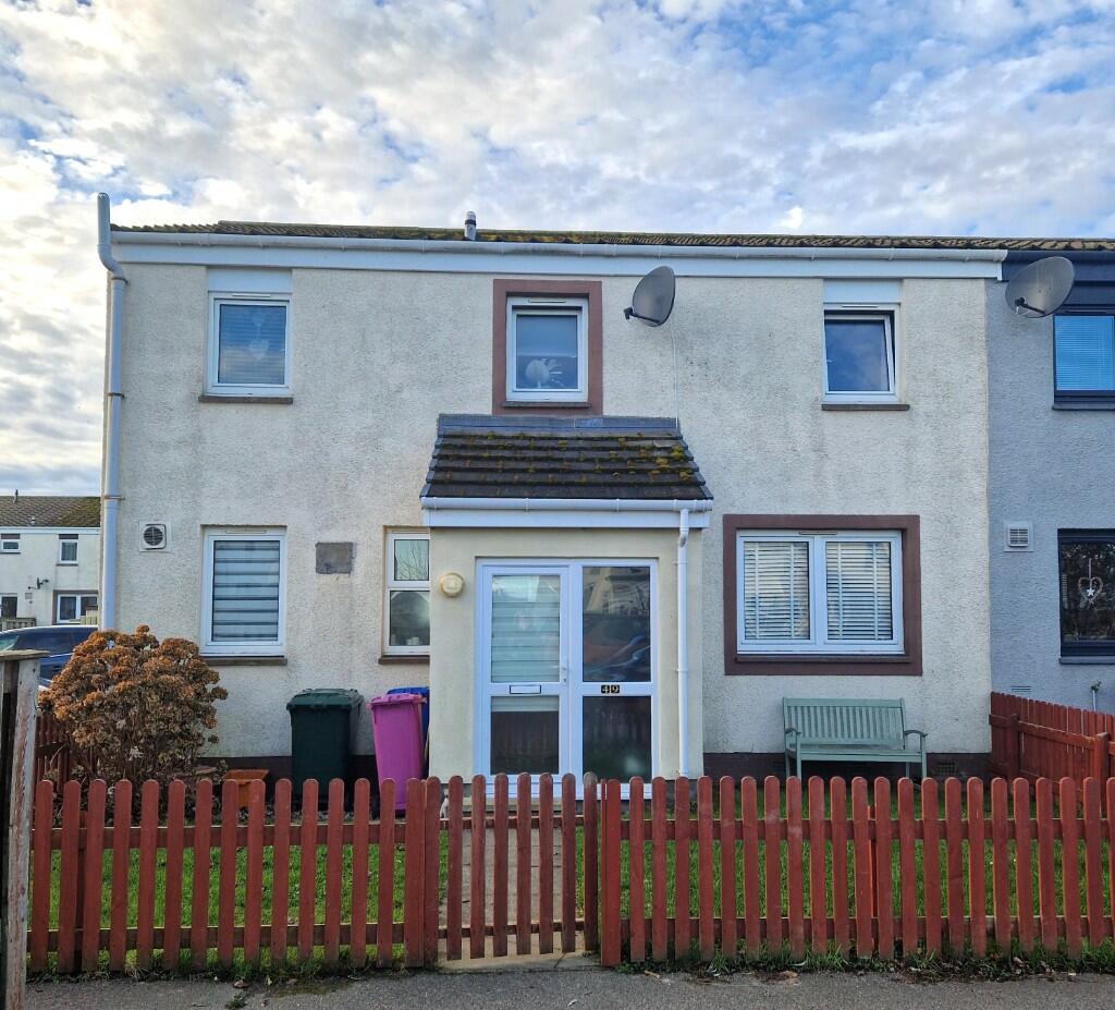 4 bedroom end of terrace house