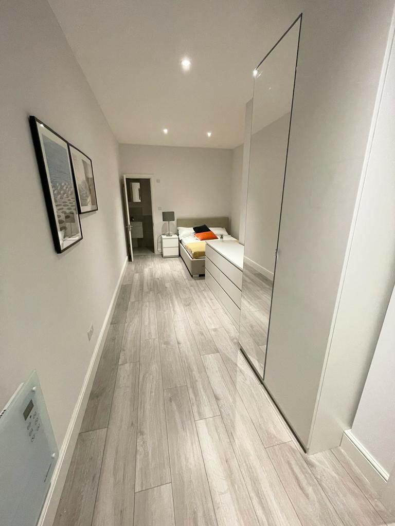 Studio flat for rent in Finchley Road, London, NW3