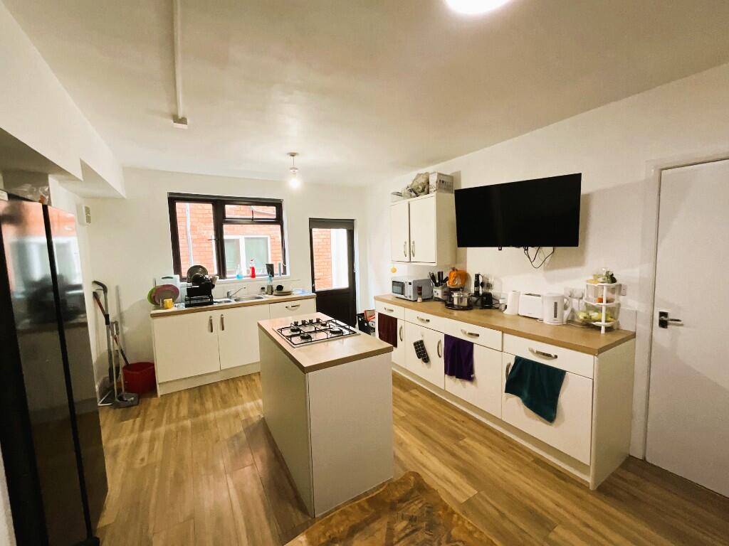 Main image of property: Beeston Road, Nottingham, Nottinghamshire, NG7