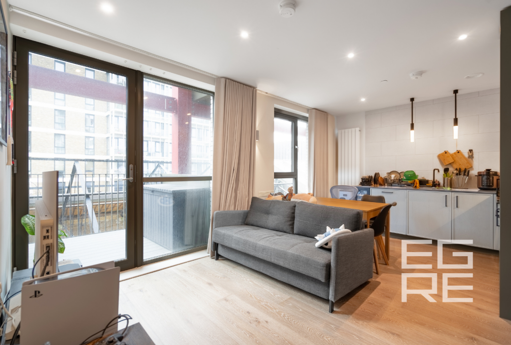 Main image of property: 4 Windsor Square, Woolwich, London, SE18