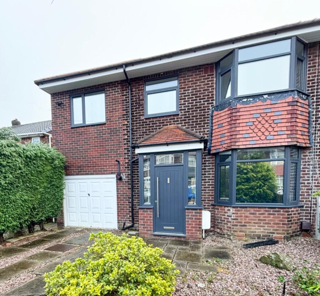 3 bedroom semi-detached house for rent in Palmerston Road, Manchester, Greater Manchester, M34