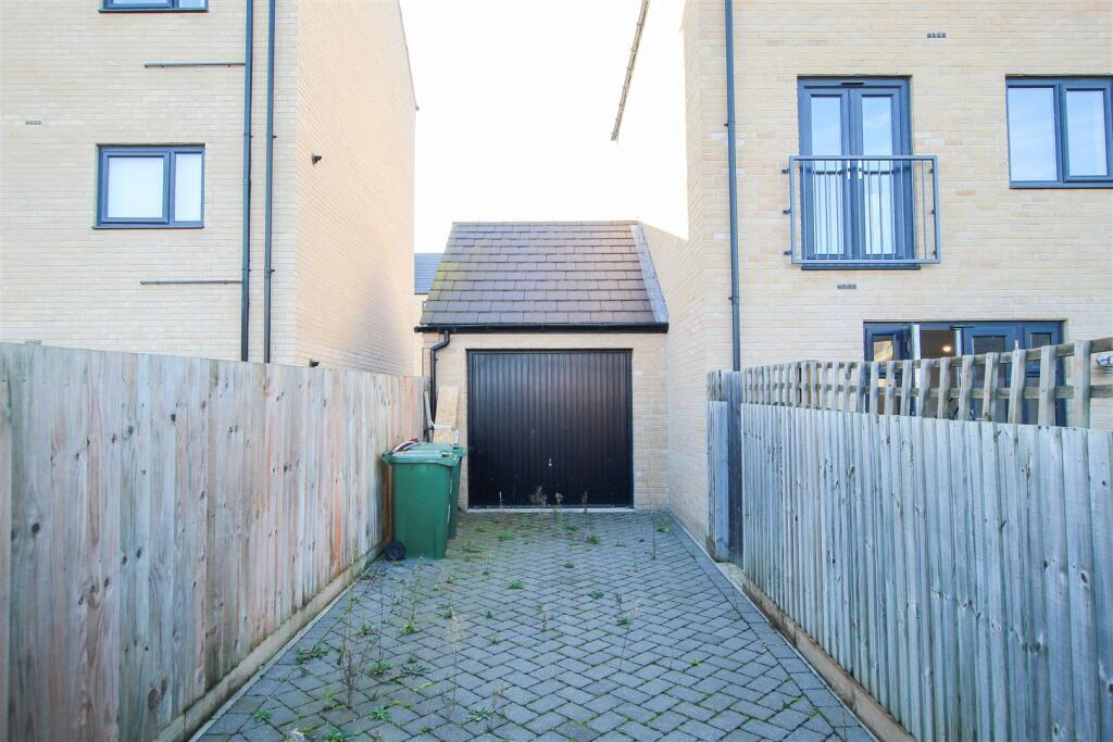 Additional property image - Claudius Walk, Northstowe