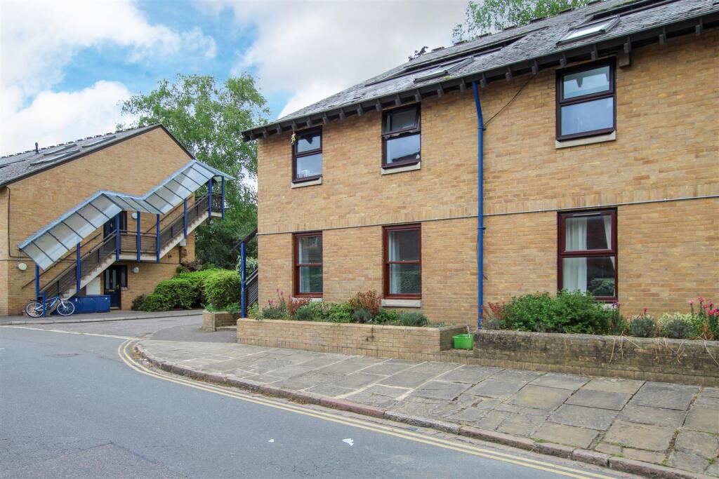 Main image of property: Shelly Gardens, Cambridge