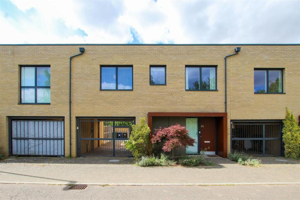 Main image of property: Glebe Farm Drive, Trumpington, Cambridge