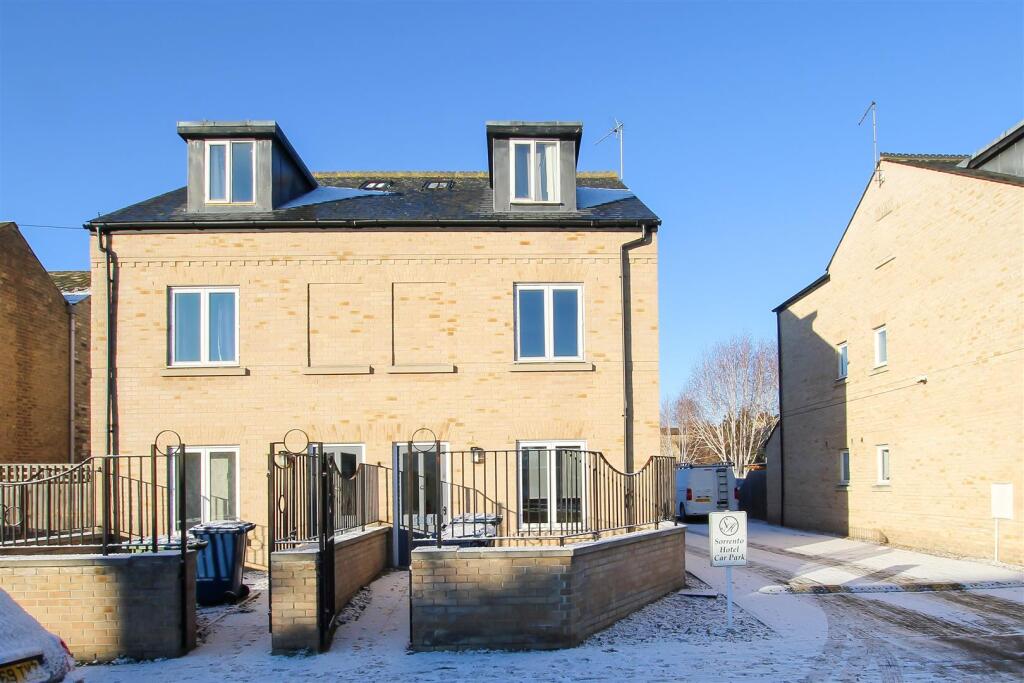 Main image of property: Blinco Grove, Cambridge