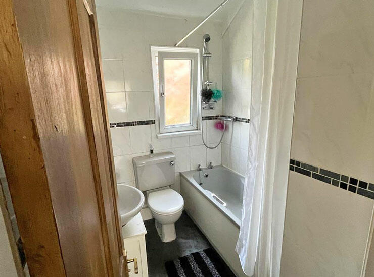 4 bedroom semidetached house for sale in Millbrook Rd, 9 Millbrook Rd