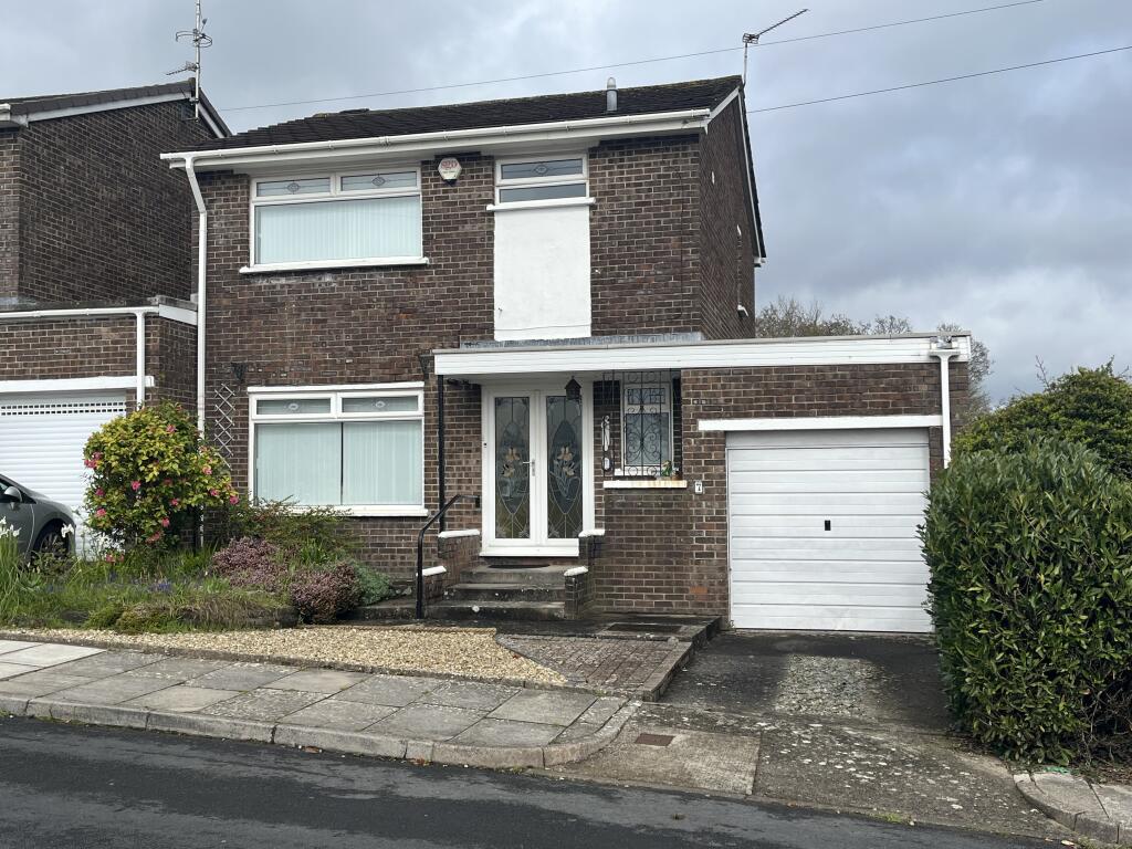 3 bedroom detached house for sale in Highfield Close, Dinas Powys, CF64