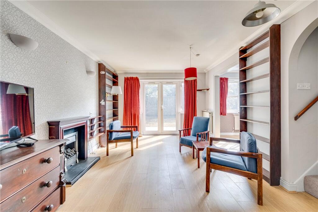 Main image of property: Victoria Mews, Earlsfield, SW18