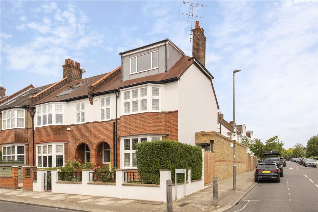 5 bedroom house for sale in Ellerton Road, London, SW18