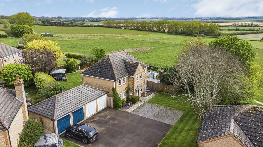 5 bedroom detached house for sale in Orchard Way, Haddenham, Ely, CB6