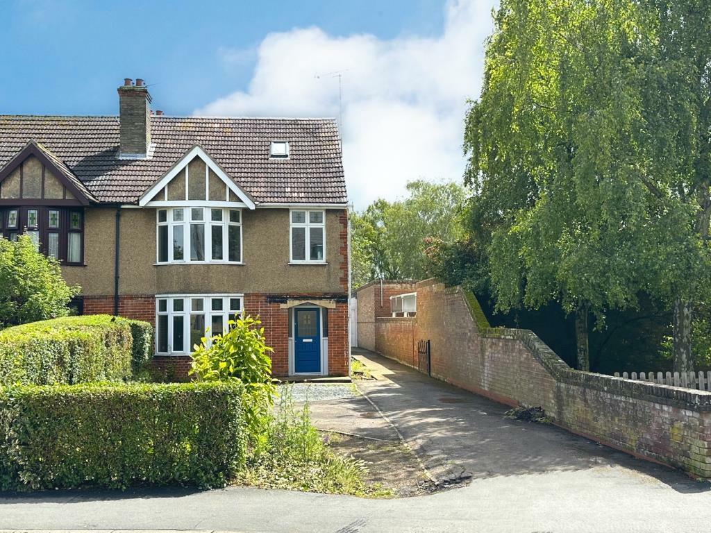 4 bedroom semidetached house for sale in Lynn Road, Ely, CB6