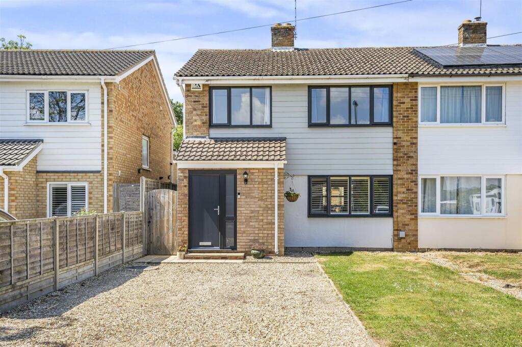 Main image of property: Chewells Close, Haddenham, Ely
