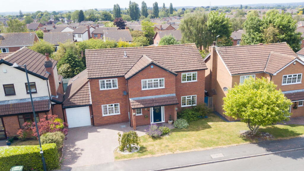 Main image of property: Thornhill Drive, Nuneaton, Warwickshire, CV11