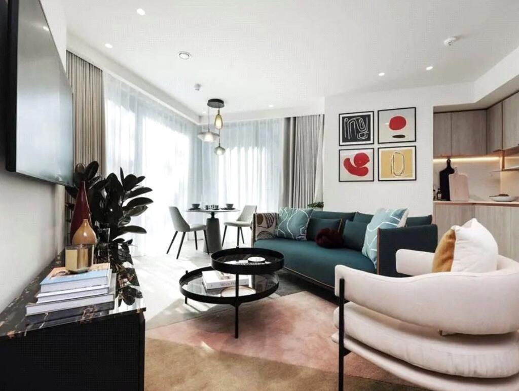 Main image of property: Aspen, Marsh Wall, Canary Wharf, E14