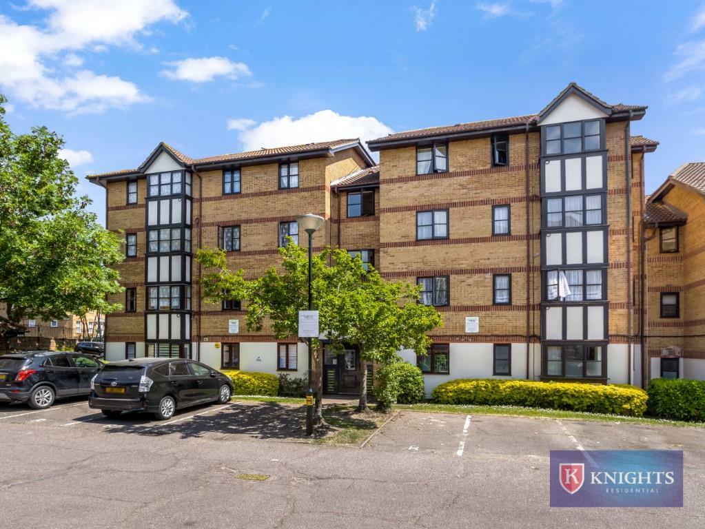 2 bedroom apartment for sale in Somerset Gardens, Tottenham, London, N17