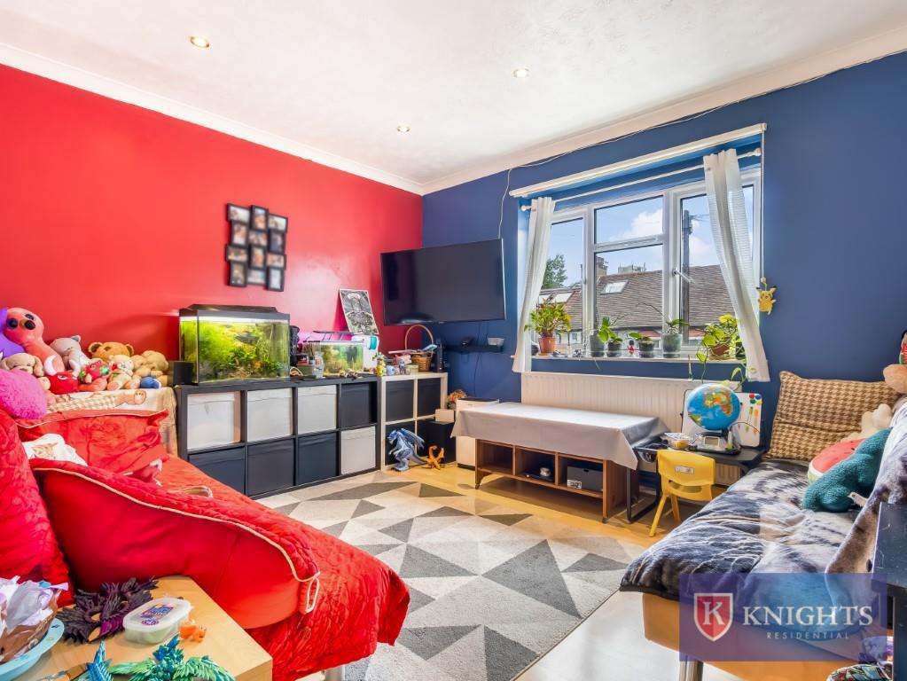 Main image of property: The Avenue , London, N17