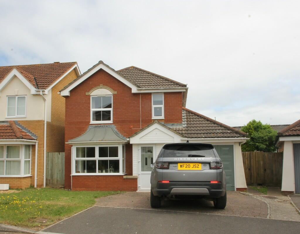 4 bedroom detached house for rent in Hawkers Close, Cannington TA5