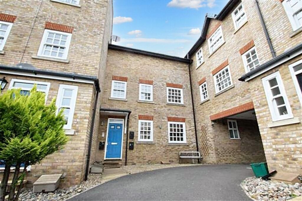 Main image of property: Theaks Mews, Taunton, TA1