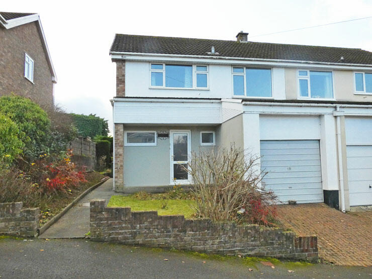4 bedroom semidetached house for sale in Springfield Road, Maesycwmmer