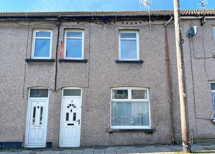 Main image of property: Commercial Street, Ystrad Mynach, Hengoed, CF82 7DW