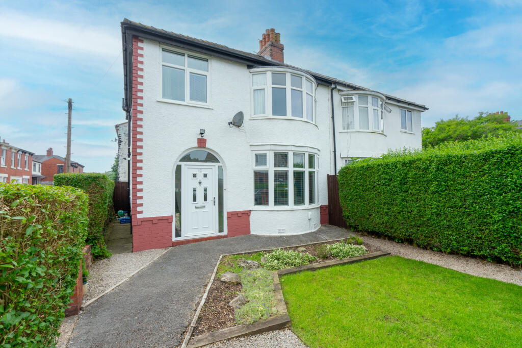 3 bedroom semidetached house for sale in Winckley Road, Broadgate, PR1