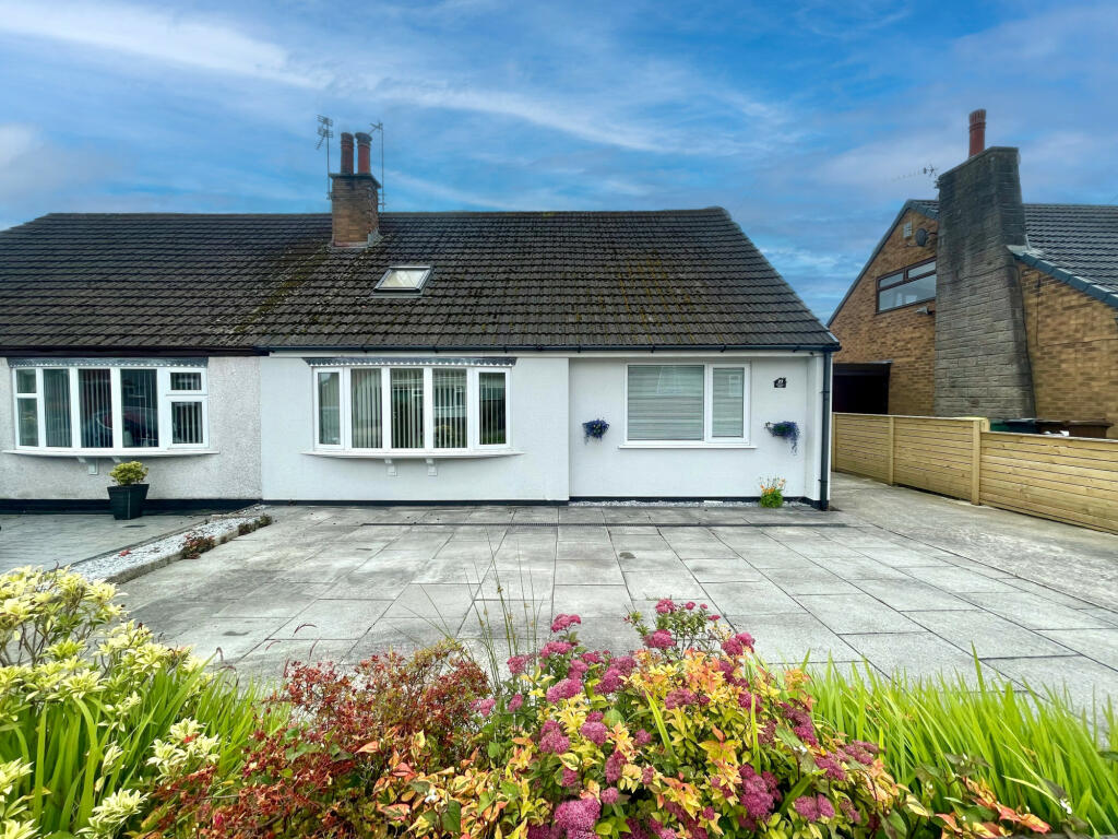 3 bedroom bungalow for sale in Bexhill Road, Preston, PR2