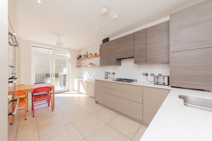 Main image of property: MAYS LANE, BARNET, EN5