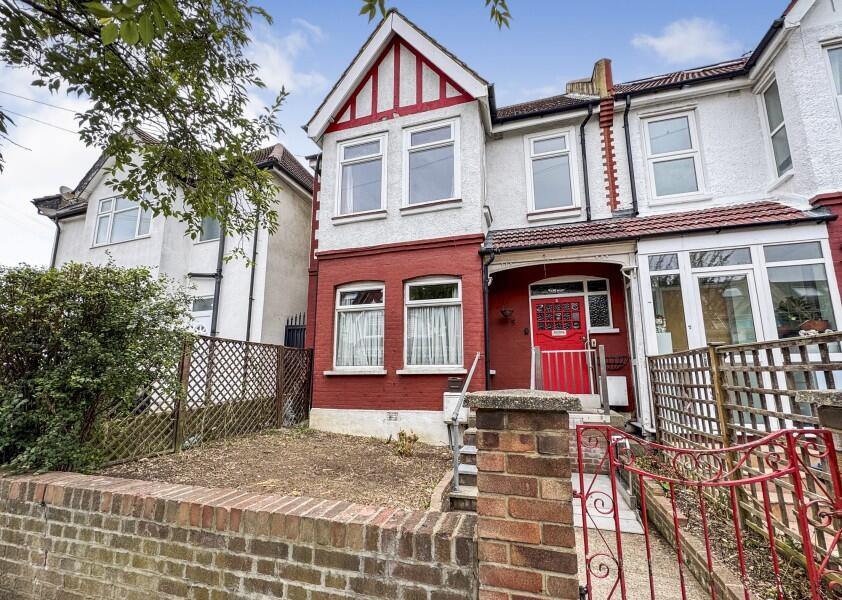 Main image of property: WOODGRANGE AVENUE, NORTH FINCHLEY, N12