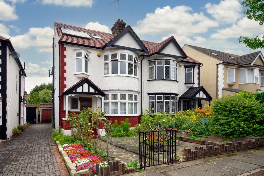 Main image of property: HENDALE AVENUE, HENDON, NW4
