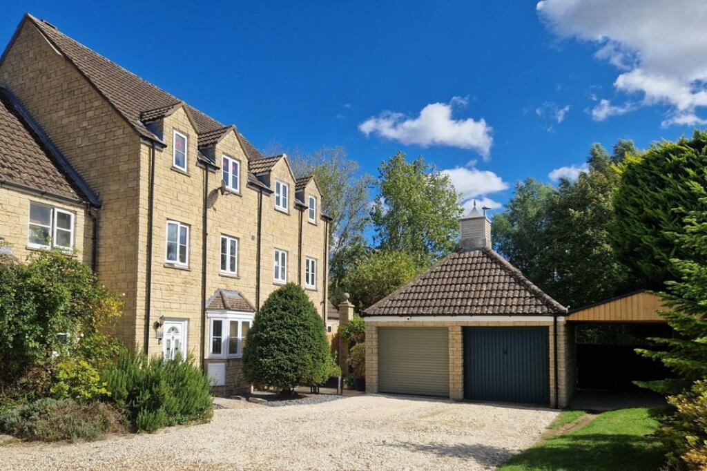 Main image of property: Perrinsfield, Lechlade, GL7 3SE