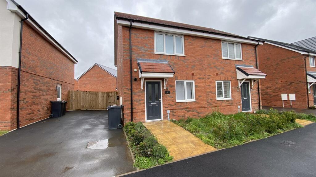 2 bedroom semi-detached house for sale in Stockley Road, Longford, Coventry, CV6