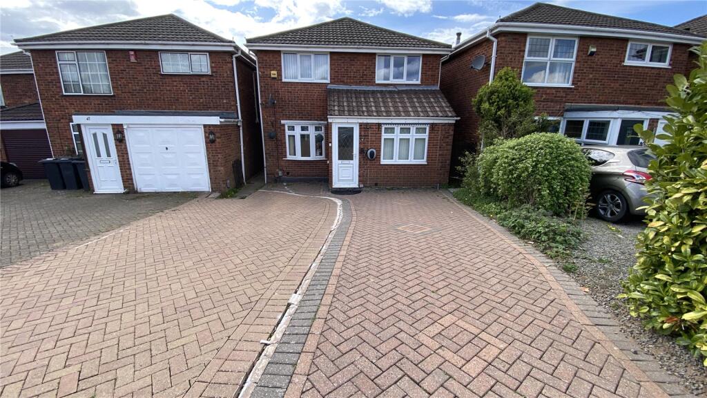 Main image of property: Norfolk Crescent, Stockingford, Nuneaton, Warwickshire, CV10
