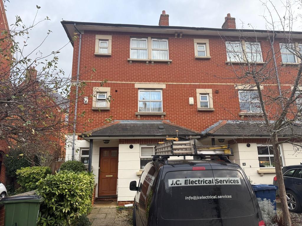 Main image of property: Rickyard Close, Oxford, OX1