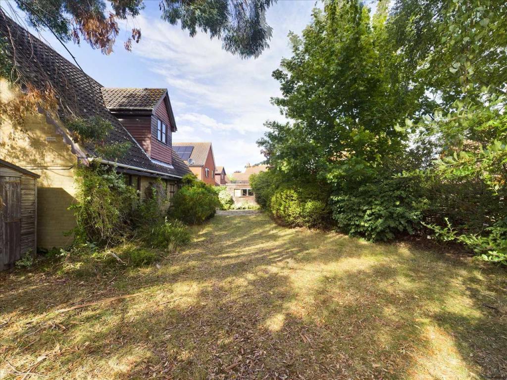 3 bedroom bungalow for sale in Pine Bank, Martlesham Heath, IP5