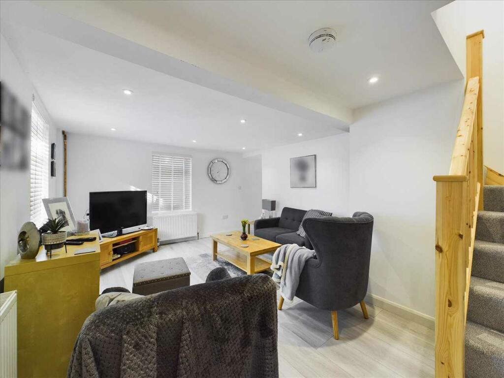 2 bedroom semidetached house for sale in Norwich Road, Claydon, IP6