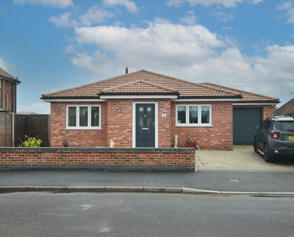2 bedroom bungalow for sale in St. Lawrence Way, Kesgrave, IP5