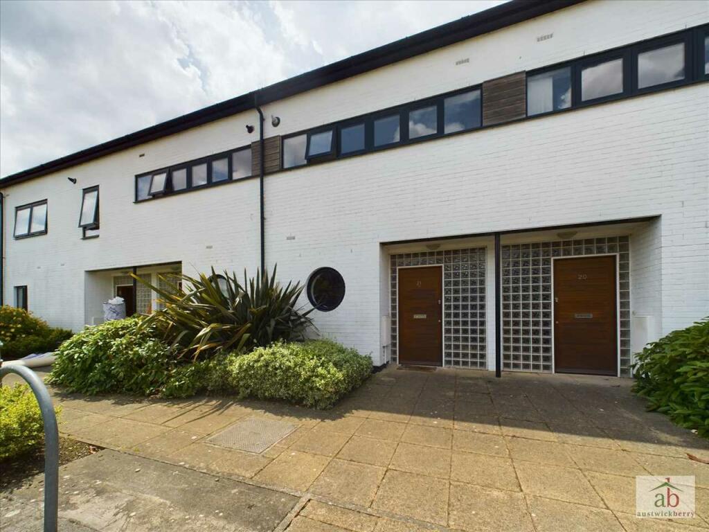 2 bedroom terraced house for sale in Witney Close, Ipswich, IP3