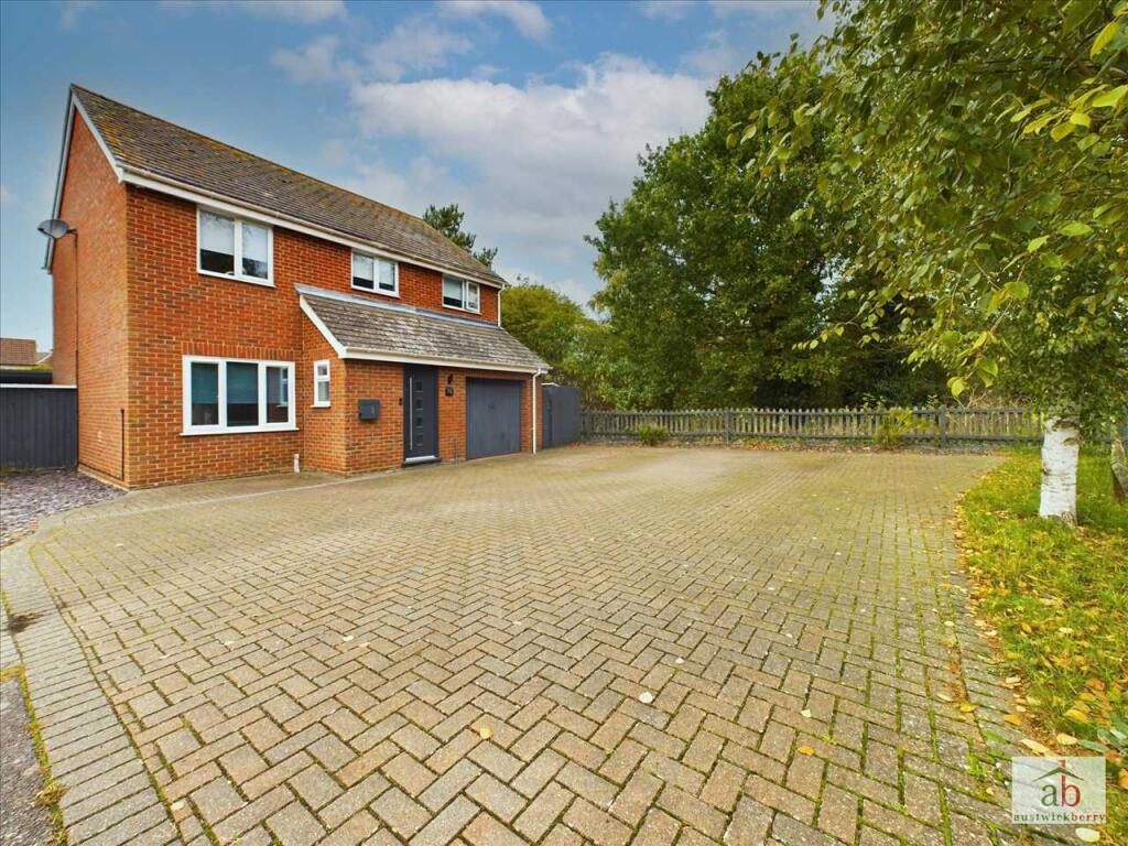 4 bedroom detached house