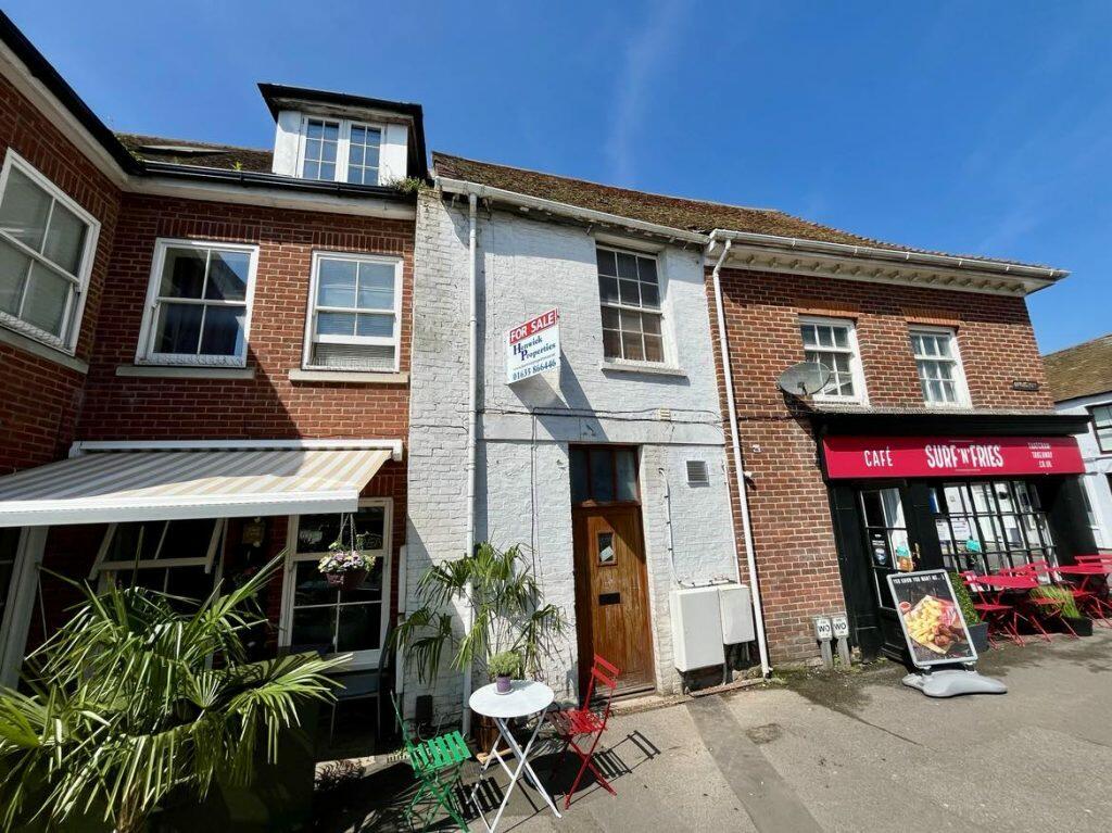 Main image of property: THE BROADWAY, THATCHAM