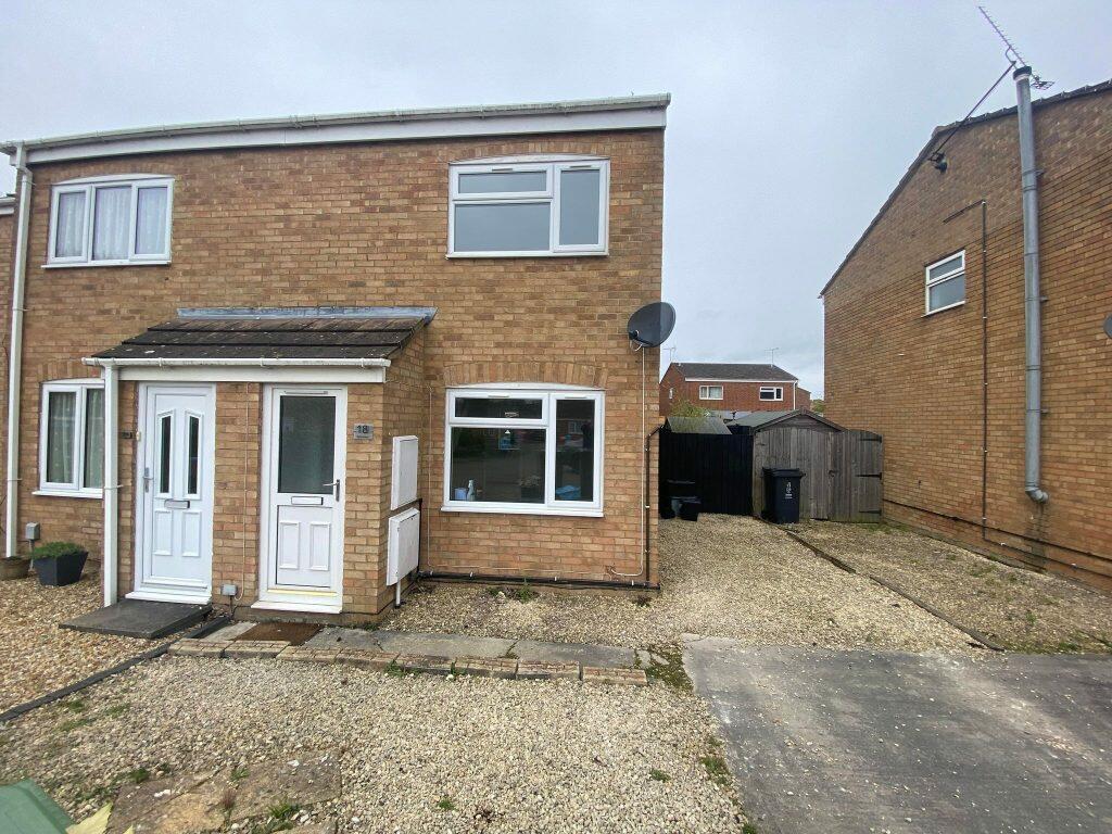 2 bedroom semi-detached house for rent in Freshbrook Swindon, SN5